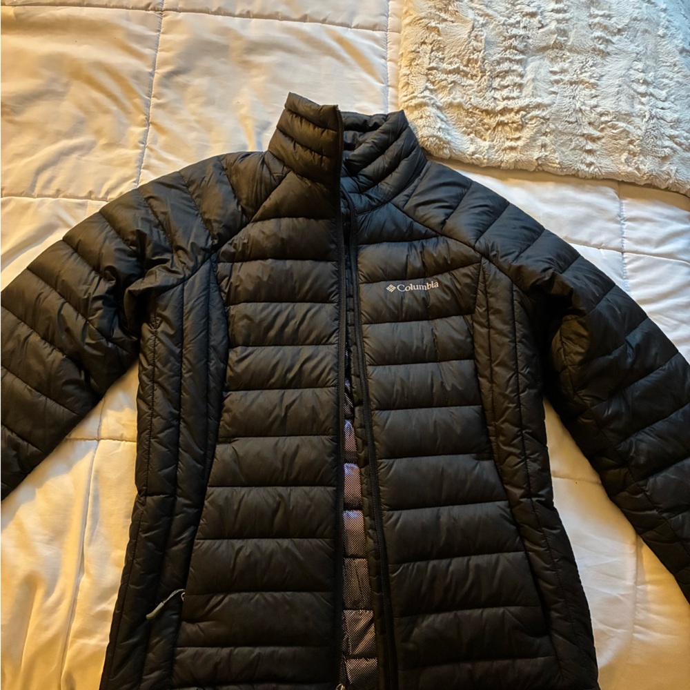 Columbia Women's black  Puffer Jacket